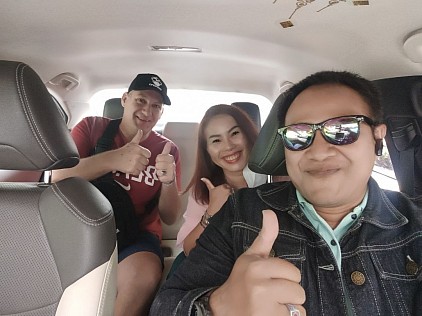 Hire a private car for travel throughout Thailand.